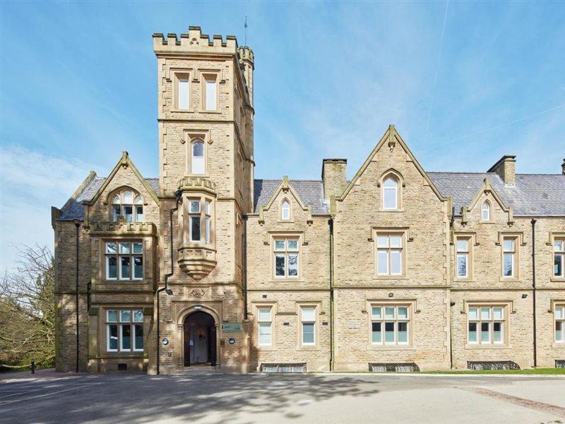 Oddfellows On The Park Cheadle  Exterior foto The former school building
