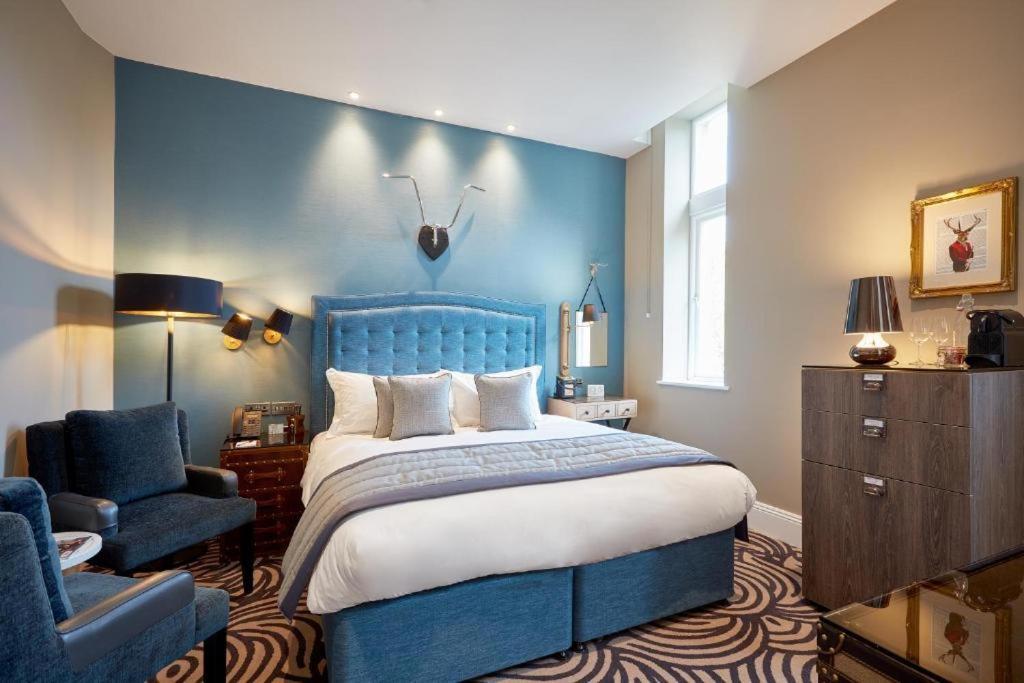 Oddfellows On The Park Cheadle  Zimmer foto A bedroom at The Ivy Collection