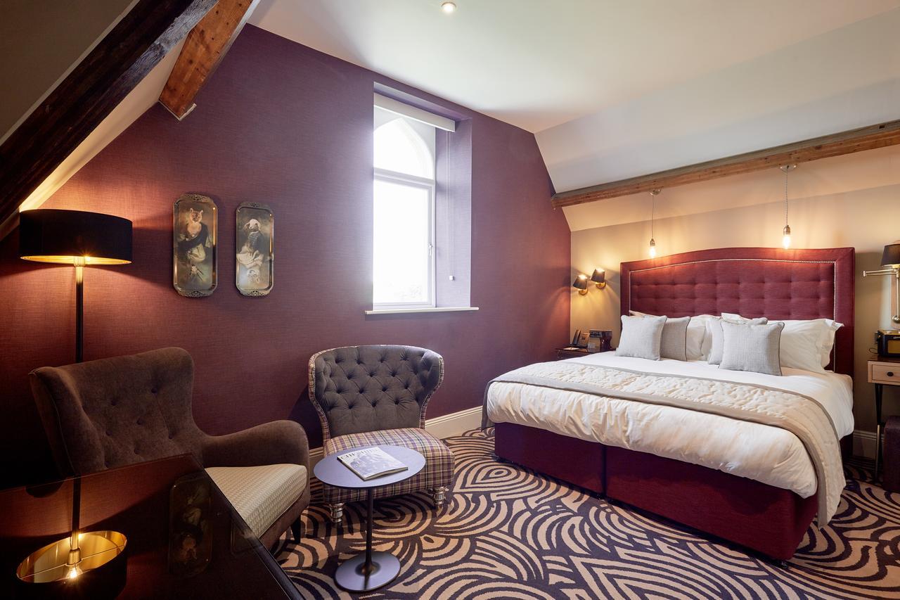 Oddfellows On The Park Cheadle  Exterior foto A bedroom at The Swan