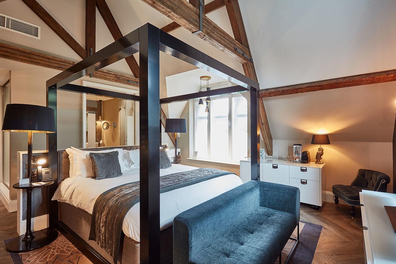 Oddfellows On The Park Cheadle  Exterior foto A bedroom at The Ivy Hotel