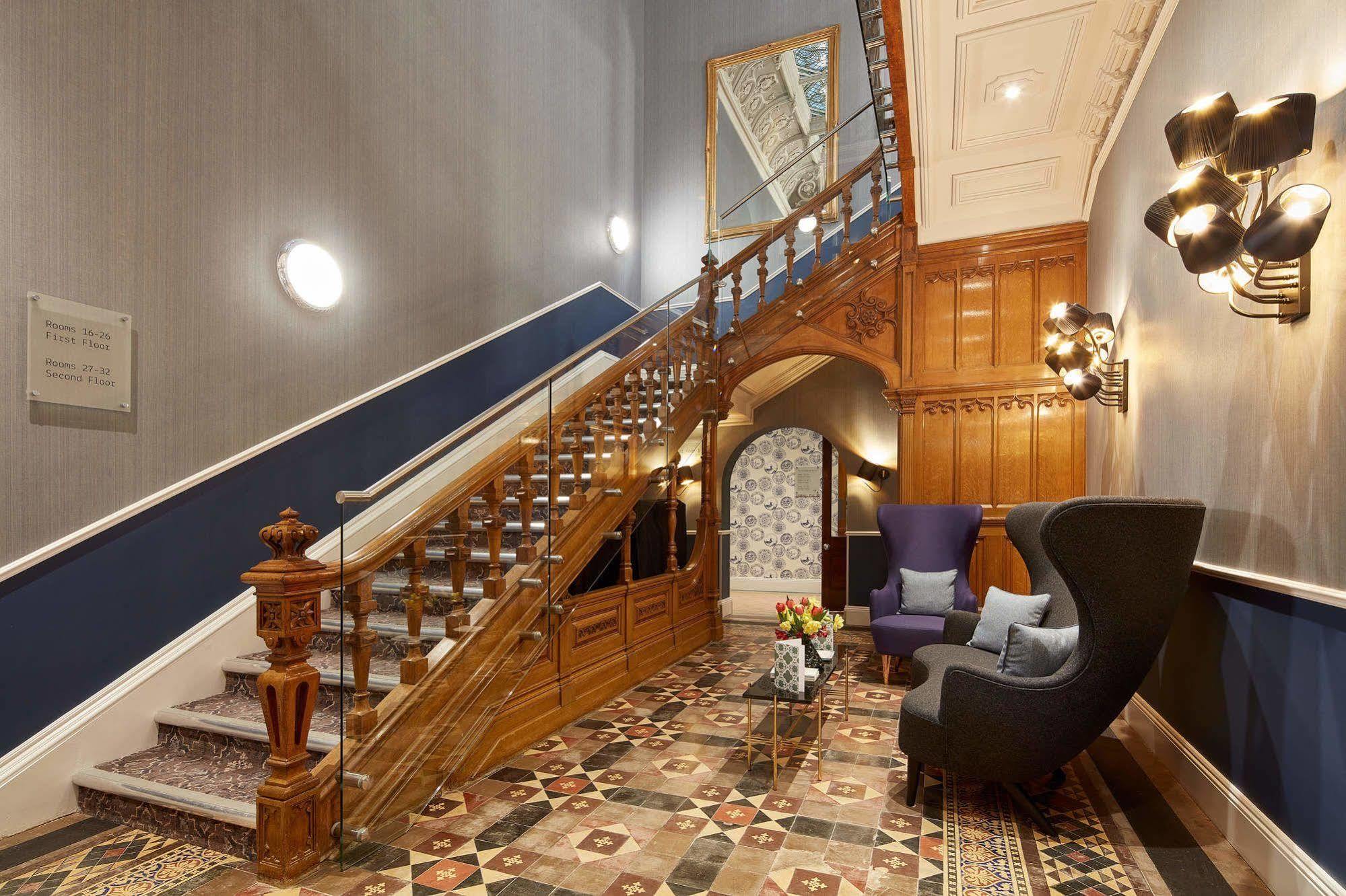 Oddfellows On The Park Cheadle  Exterior foto The staircase