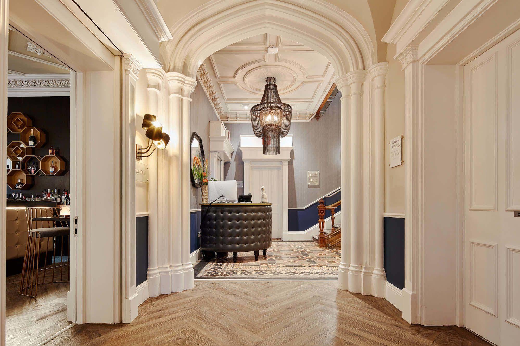 Oddfellows On The Park Cheadle  Exterior foto The interior of the hotel